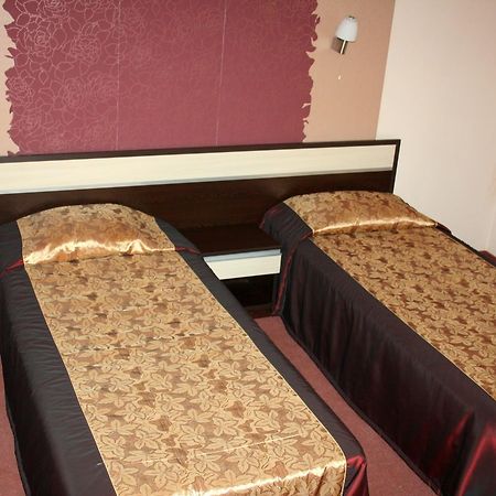 Hotel Elegant Карнобат Экстерьер фото