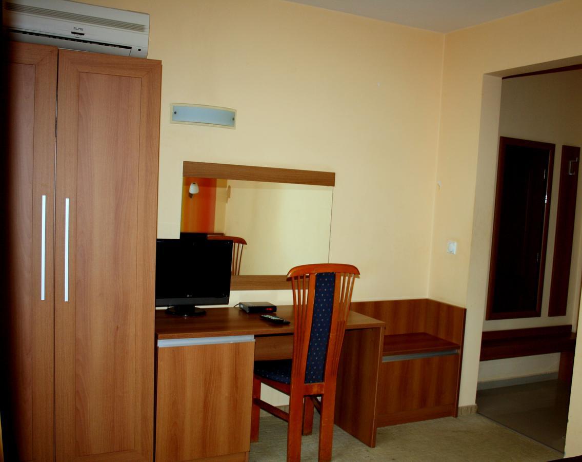 Hotel Elegant Карнобат Экстерьер фото