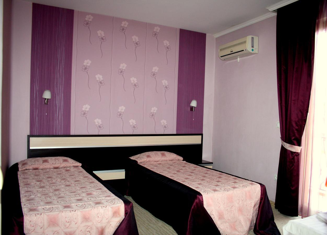 Hotel Elegant Карнобат Экстерьер фото